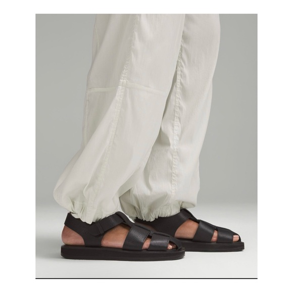 Lightweight adjustable mid-rise cargo pant - Picture 2 of 7